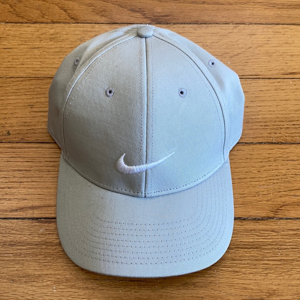 Nike Golf Beige White Swoosh Baseball Cap Hat